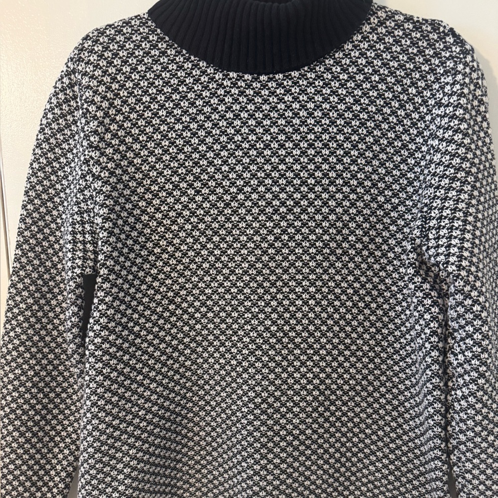Karen Scott Black and White Knit 100% Cotton Sweater